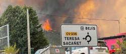 Las inclemencias meteorológicas benefician la extinción del incendio de Bejís