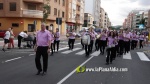 Acolorida cercavila de disfresses infantils
