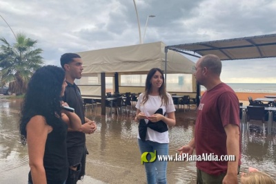 El PP defiende a la hostelera y los vecinos de la playa afectados por las inundaciones con un acuerdo en pleno que el PSOE vota en contra