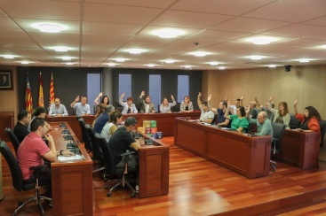 El Pleno de Onda insta a PP y PSOE a buscar acuerdos de Estado para salvaguardar la Constitución