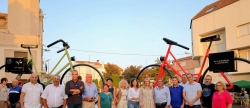 Una bicicleta gigante, la nueva apuesta del Museo al Aire Libre de la Plana de l'Arc