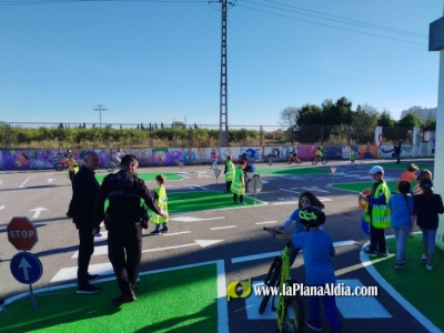 La Policía Local de Burriana arranca las clases prácticas de educación vial para alumnos de primaria