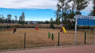 L'Ajuntament de Torreblanca obri un Gos Parc amb jocs d'Agility per a mascotes