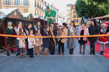 El 'Mercat de Nadal' de Onda enciende la magia de la Navidad en la plaza El Raval