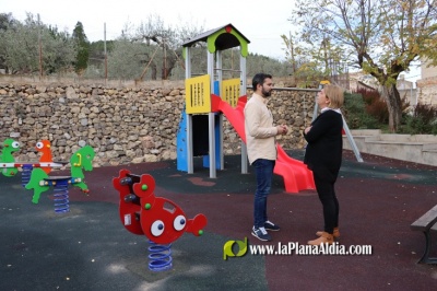 El Ayuntamiento de Alcora renueva el parque infantil de la Foia de l’Alcalatén