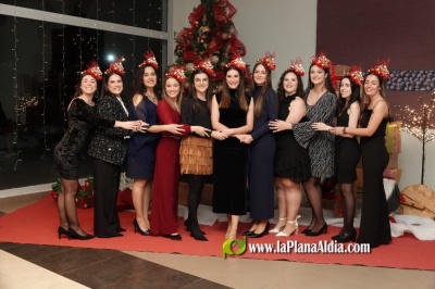 Les falleres majors de Borriana se'n van de 'sopar de Nadal'