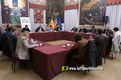 Marta Barrachina lamenta que el Gobierno de Sánchez abandone a la cerámica y entiende que patronales y sindicatos dejen la mesa