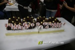 La llar fallera acull el multitudinari 'sopar de pa i porta'