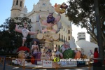Burriana ya luce sus 36 monumentos falleros en las calles