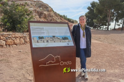 Onda instala paneles tursticos inclusivos en el castillo para mejorar la experiencia de todos los visitantes