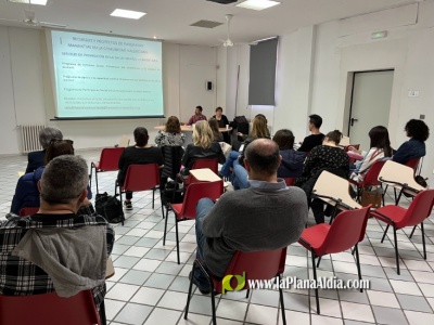 Los profesionales de Servicios Sociales del Ayuntamiento de la Vall d’Uixó reciben formación en salud mental y derechos