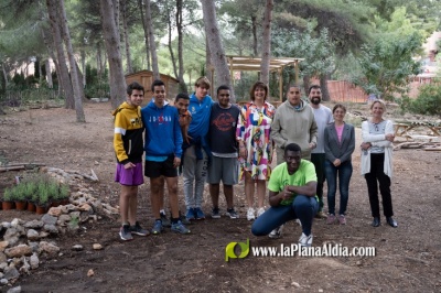 La Diputación de Castellón renueva la señalización de Penyeta Roja con la incorporación de pictogramas y recupera para el alumnado el Aula Natura con un jardín sensorial