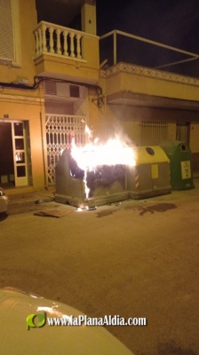 Detenida una persona por quemar contenedores en Moncofa