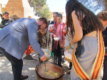 Las fiestas patronales de Sant Jordi ofrecen actividades taurinas, gastronómicas y tradicionales en su programa