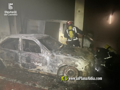 Dos vehculos acaban calcinados en un incendio en un garaje subterrneo en la Vall d'Uix