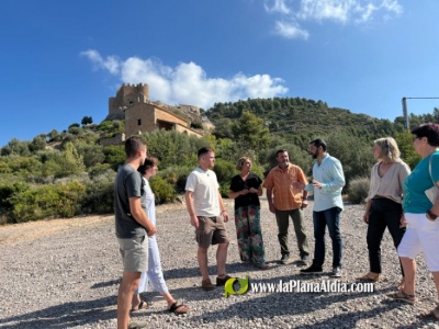 El Ayuntamiento compra un terreno de 80.500 m para potenciar el entorno del Castillo de lAlcalatn 