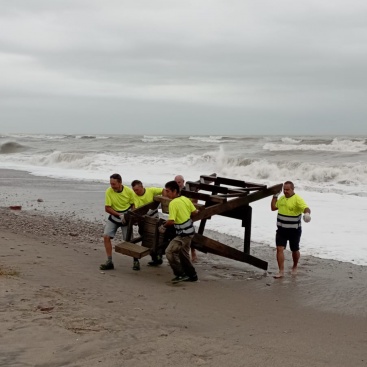 La Brigada Municipal de Obres d'Almenara repara els desperfectes causats per la DANA