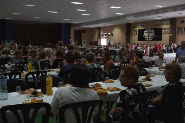 El Llar Fallero acogi la merienda de la Tercera Edad