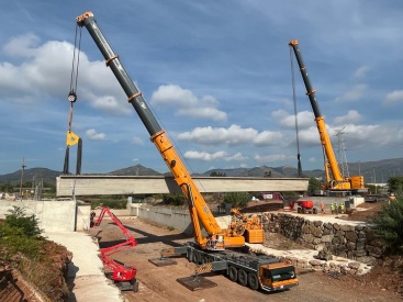 Instaladas las vigas del puente de conexión en los polígonos industriales de la Vall d'Uixó