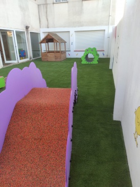 Vilafamés mejora el patio de la Ludoteca infantil
