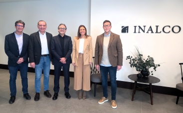 La alcaldesa de Almassora visita las innovadoras instalaciones de la empresa Inalco