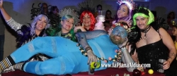 Les Alqueries vive una intensa y colorida noche de disfraces