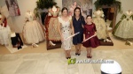 Vermell i ivori, els colors dels primers vestits de Claudia i Valeria