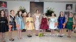 Vermell i ivori, els colors dels primers vestits de Claudia i Valeria