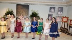 Vermell i ivori, els colors dels primers vestits de Claudia i Valeria