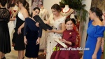 Vermell i ivori, els colors dels primers vestits de Claudia i Valeria