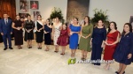 Vermell i ivori, els colors dels primers vestits de Claudia i Valeria