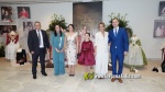 Vermell i ivori, els colors dels primers vestits de Claudia i Valeria