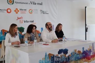 El profesorado de Vila-real conoce las iniciativas de `Normalització Lingüística' para el nuevo curso académico