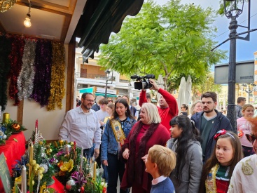 Oropesa del Mar celebra su XVIII Mercadillo Navideño con una mascletà en el Día de la Constitución