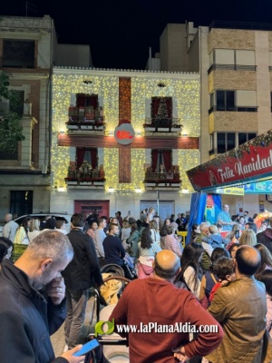 Encendida de luces de la Casa de Papá Noel en Burriana