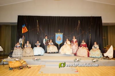 La falla Jaume I abre inaugura ciclo de exaltaciones falleras 2025 y ensalza a Miriam García y Mireia Oltra