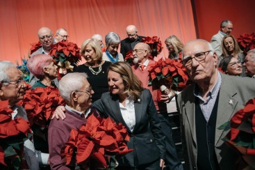 Castelló ret homenatge a la gent gran de Castelló al brindis nadalenc
