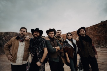 Trece regresa a los escenarios con concierto especial y colaboraciones