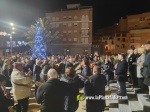 Alcora vive su tradicional 'Nit d'Albaes' de Nochebuena con el canto a la Virgen en la parroquia y al alcalde en la plaza del ayuntamiento