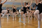 Ms de 150 estudiants de dansa ompliran d'art el Teatre Pay en l'encontre d'escoles de dansa