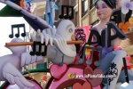 Burriana desperta engalanada amb les falles 2024