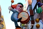 Burriana desperta engalanada amb les falles 2024