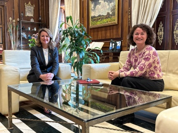 La alcaldesa de Castelln recibe a la presidenta del nuevo Club Rotary Castellon-Mediterraneo