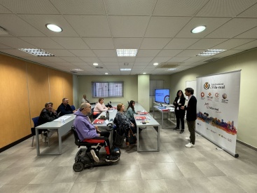 Vila-Real impuls la alfabetitzaci digital amb el Curs d'Autogesti i Capacitaci Digital