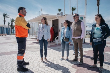 Begona Carrasco destaca l'excellncia de les platges de Castell i valora les banderes blaves