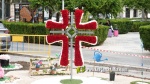 Borriana destella ornamentaci? floral amb les seves Creus de Maig
