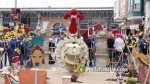 Borriana destella ornamentaci? floral amb les seves Creus de Maig