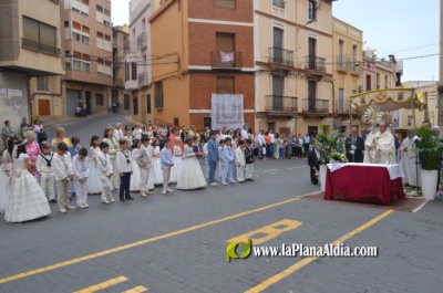 Concurrida Misa y Procesión del Corpus de Alcora con la colaboración del grupo de catequistas y de Cáritas