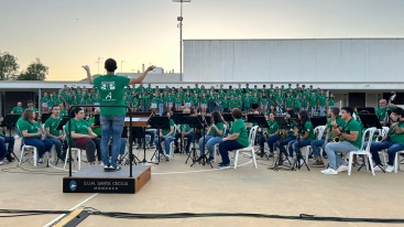El alumnado de Moncofa hizo historia con el primer L'Escola Canta del municipio