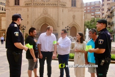 La concejalía de Barris distribuye pulseras a los colaboradores taurinos de los diferentes festejos de la ciudad